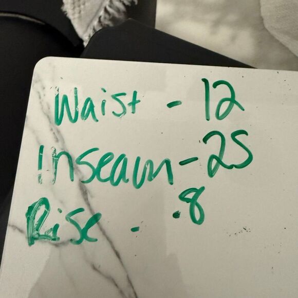 Spanx Women’s Medium Faux Leather Ankle Pants Pull On - Picture 4 of 6